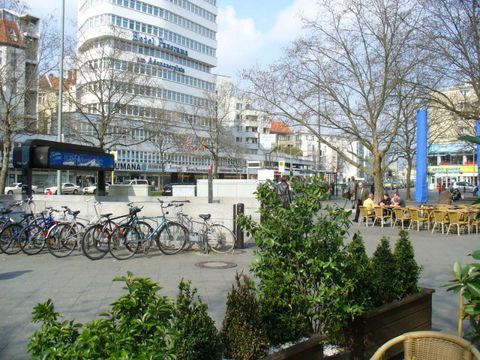 Adenauerplatz 1.4.2008, Foto: KHMM