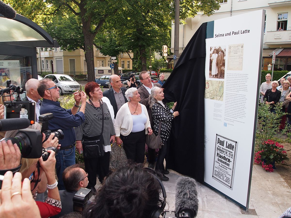 Gedenk- und Informationsstele zu Selma und Paul Latte und der Umschichtungsstelle Niederschönhausen 1934–1941, Denkzeicheneinweihung