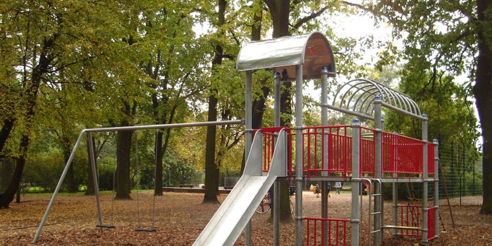 Spielgeraet im Schlosspark Schoenhausen