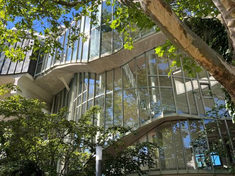Außenansicht der Carl Schuhmann Hallen entworfen vom Architekten Hinrich Baller