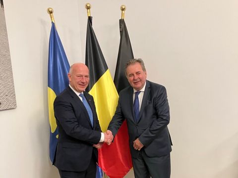 Kai Wegner, l., Rudi Vervoort r.