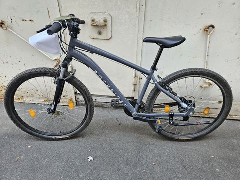 Graues Herrenfahrrad