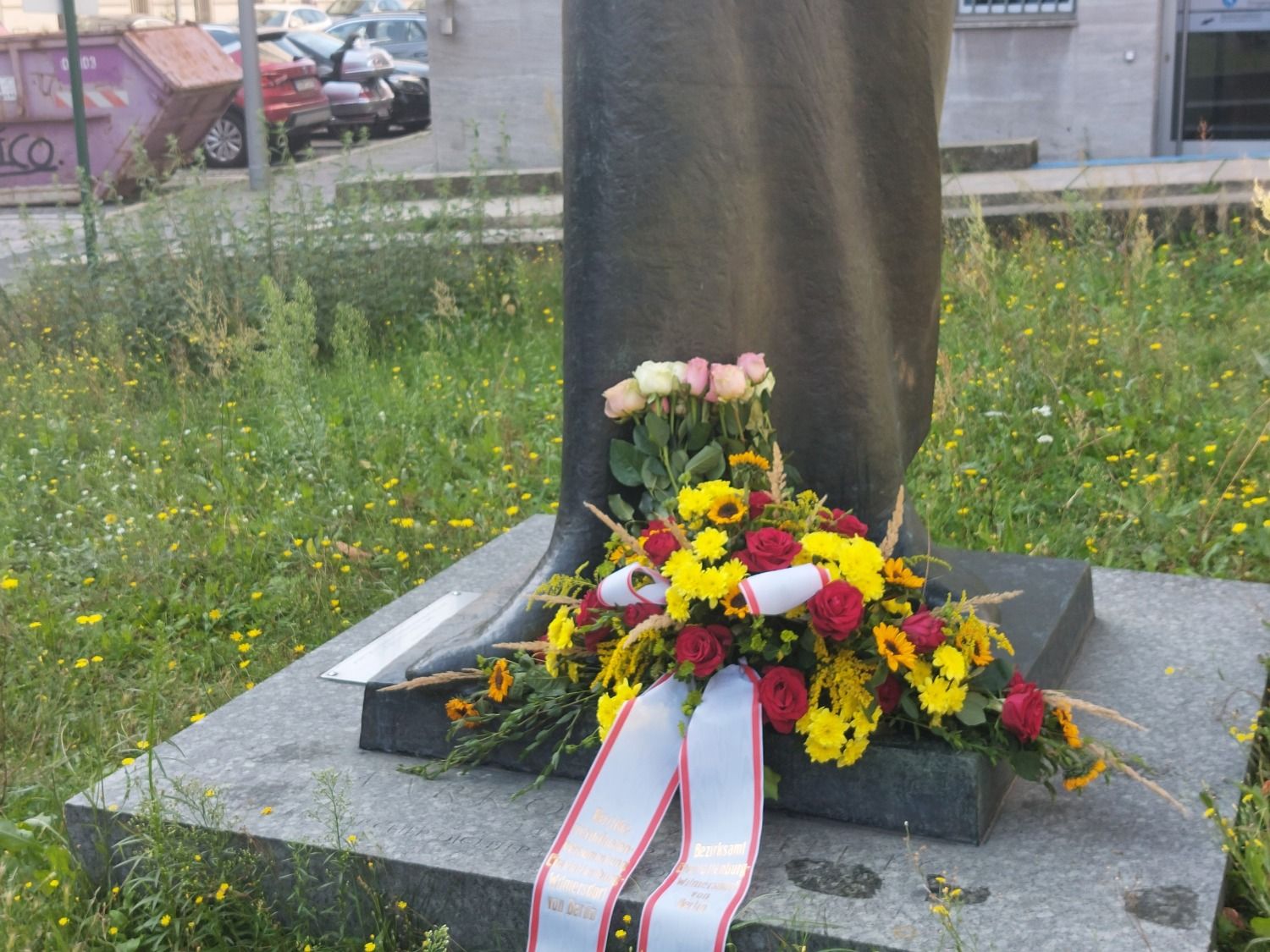 Kranz für Marco Marulic vor Statue