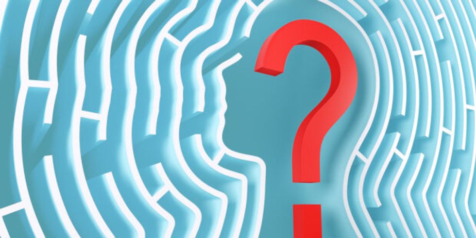 Symbolbild eines Kopfes mit einem Fragezeichen in der Mitte. Der Kopf ist umgeben von einem Labyrinth