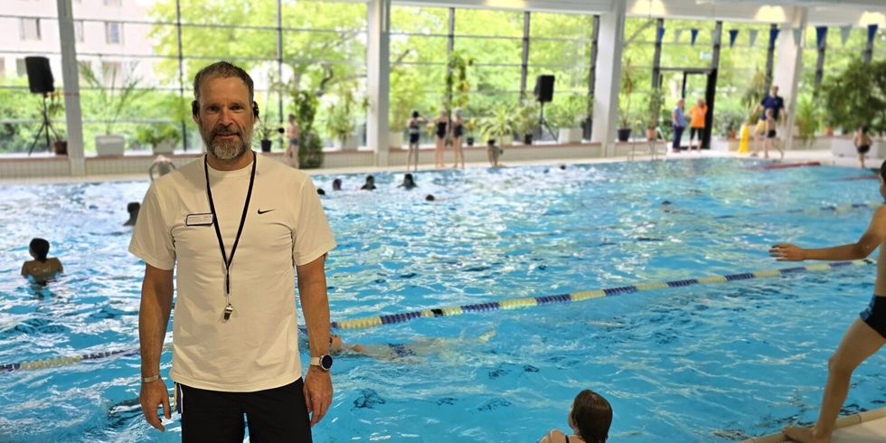 Dirk Hermanns, Schulschwimmobmann für den Bezirk Friedrichshain-Kreuzberg koordiniert das komplette Schulschwimmen der Schulen