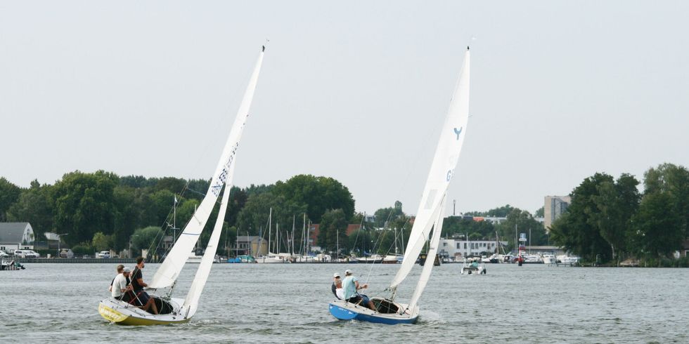 Bürgermeisterregatta - 2 Segelboote auf der Dahme