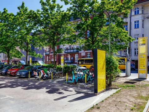 Jelbi-Station U Friedrich-Wilhelm-Platz/Schmiljanstraße (Bild: Elke Stamm/BVG)