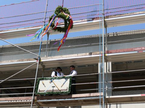 Richtspruch und Richtkranz für die Kita Bewegungsreich