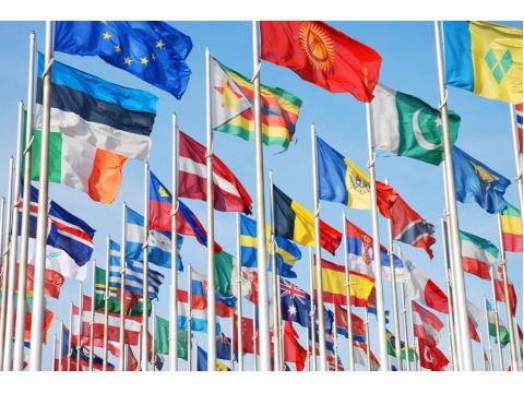 Bunte Flaggen verschiedener Länder