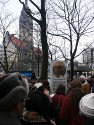 Auf dem Richard-Wagner-Platz, 8.2.2003, Foto: KHMM