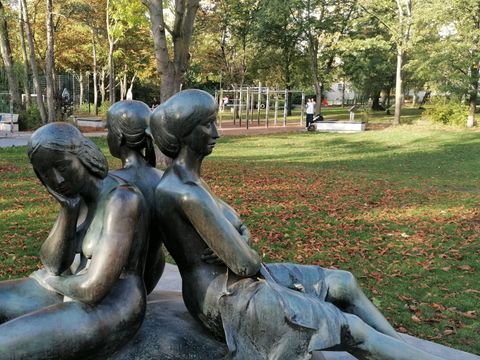 Skulptur Drei Grazien an der Muehlenpromenade