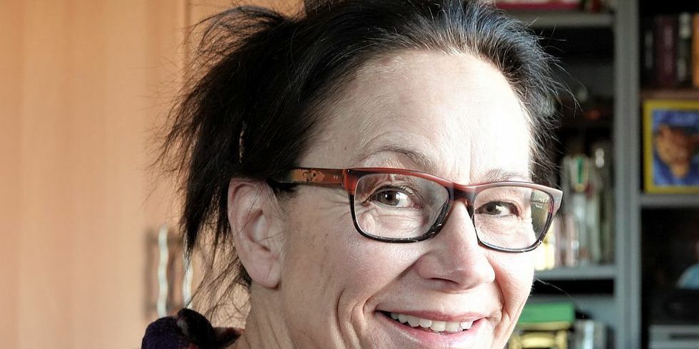 Das Bild zeigt die Autorin Gudrun Bernhagen
