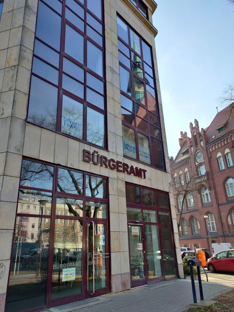 Fassade des Bürgeramt 2 in der Normannenstrasse