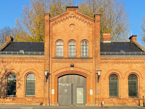 Pforte 1 vom Straßenland aus fotografiert