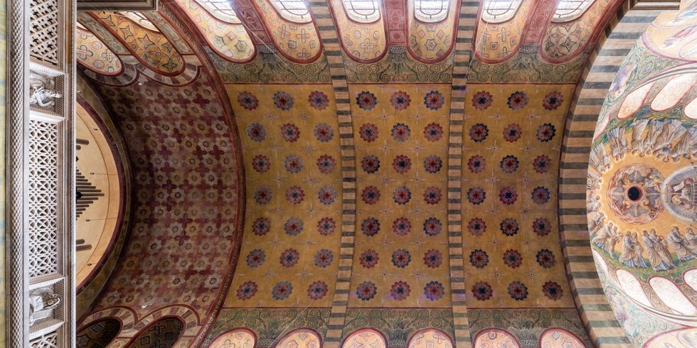 Bemalte Gewölbedecke der Kath. Herz-Jesu Kirche