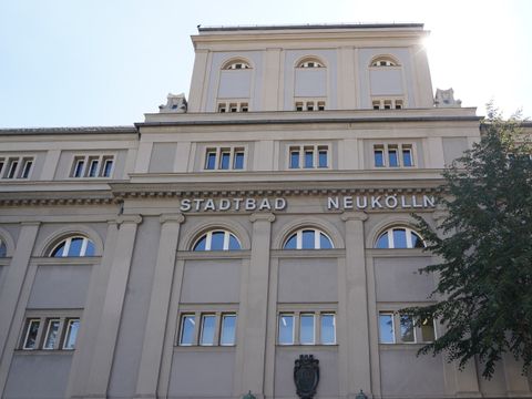 Stadtbad Neukölln Frontfassade