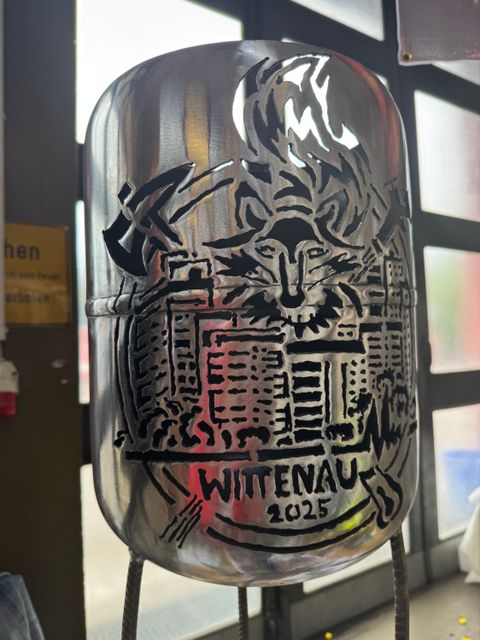 Feuerschale mit Fuchs für Detlef Oergel (Bild: BA Reinickendorf)