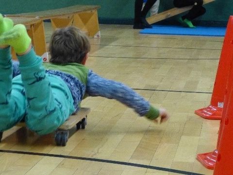 Die Teilnehmerinnen und Teilnehmer konnten sich spielerisch ausprobieren. (Bild: BA Reinickendorf)