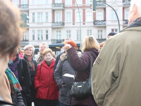 Angelika Schöttler und die Kiezspaziergänger_innen