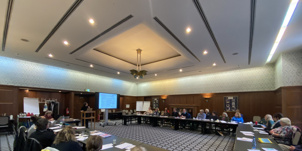 Foto vom Netzwerktreffen im Rathaus Schöneberg