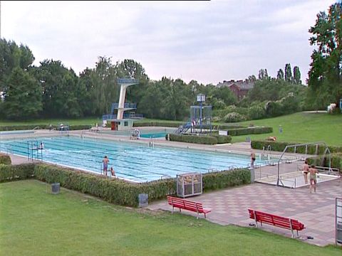 Im Freibad Wilmersdorf