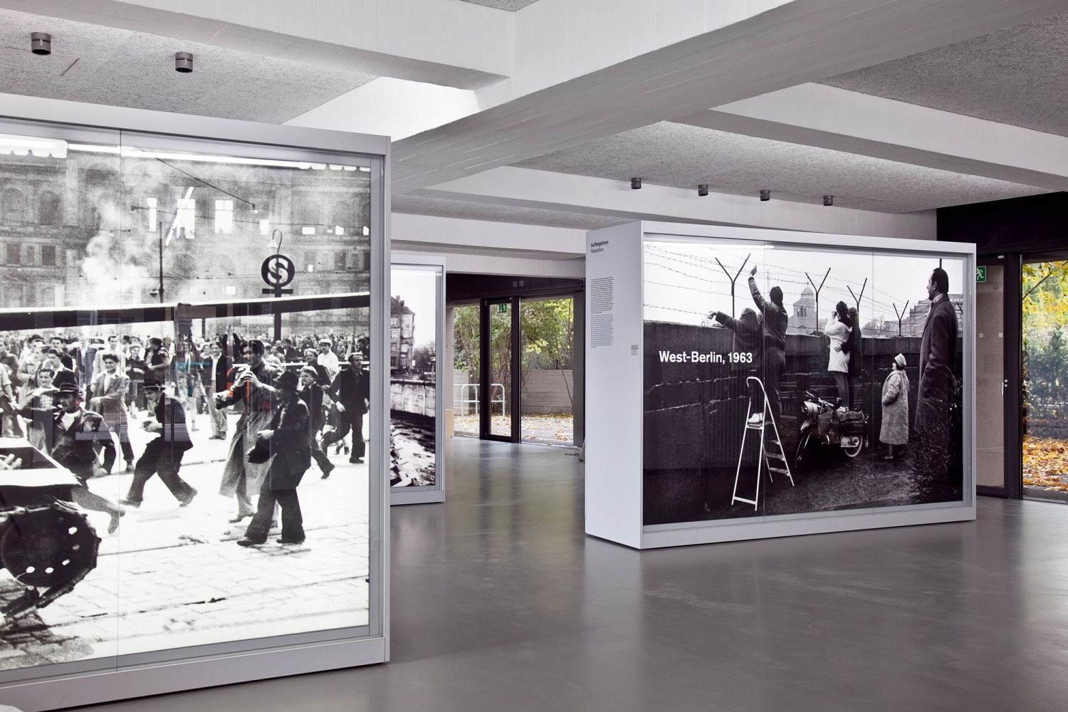 Ausstellungsansicht in der Gedenkstätte Berliner Mauer zum Volksaufstand am 17. Juni 1953