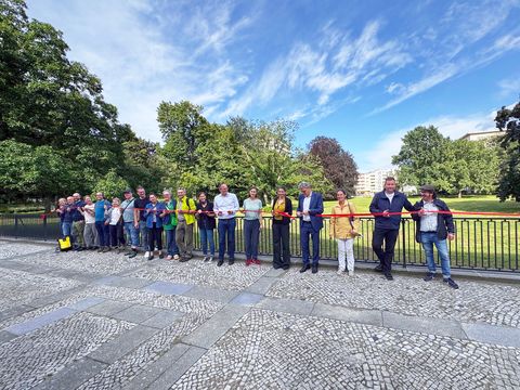 Viele Projektbeteiligte haben die denkmalgerechte Instandsetzung des Parks gemeinsam erfolgreich umgesetzt. (Bild: Landesdenkmalamt Berlin, Nicole Hildebrandt)