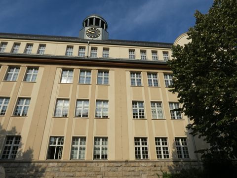 Fassade der vhs Lichtenberg