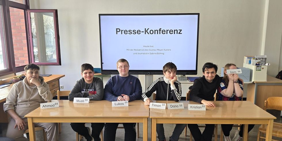 Ahmad, Musti, Lukas, Timon, Dana, Kristian, Irem, Angelina und Wasim würden am liebsten jeden Tag am „Gustav-Meyer-Kurier“ arbeiten