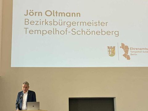 Bezirksbürgermeister Oltmann beim Fachtag