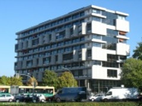 Ernst-Reuter-Platz, Architekturgebäude (Bild: Landesdenkmalamt Berlin, Wolfgang Bittner)
