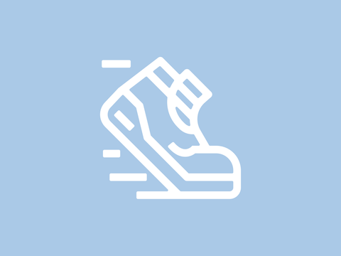 Turnschuh auf blauen Hintergrund