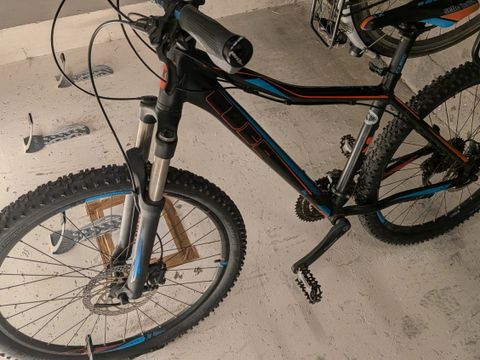 Schwarzes Damenfahrrad