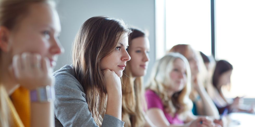 Junge Erwachsene in der Schule