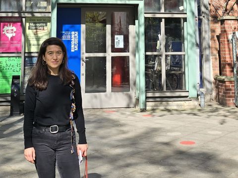 Die Kulturwissenschaftlerin und Stadtforscherin Natalie Bayer leitet seit 2018 das Bezirksmuseum