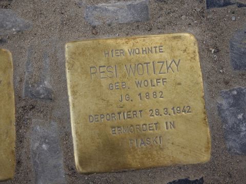 Stolperstein für Resi Wotizky