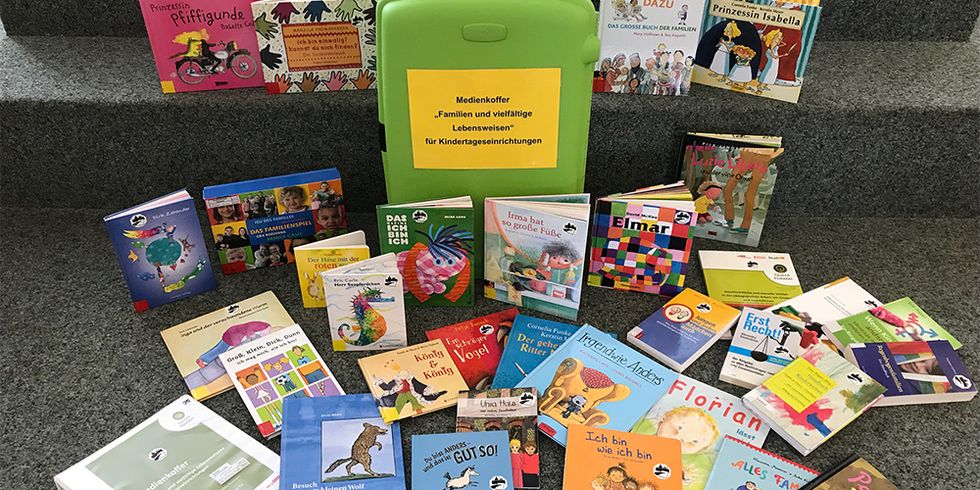 Medienkoffer in der Wolfdietrich-Schnurre-Bibliothek