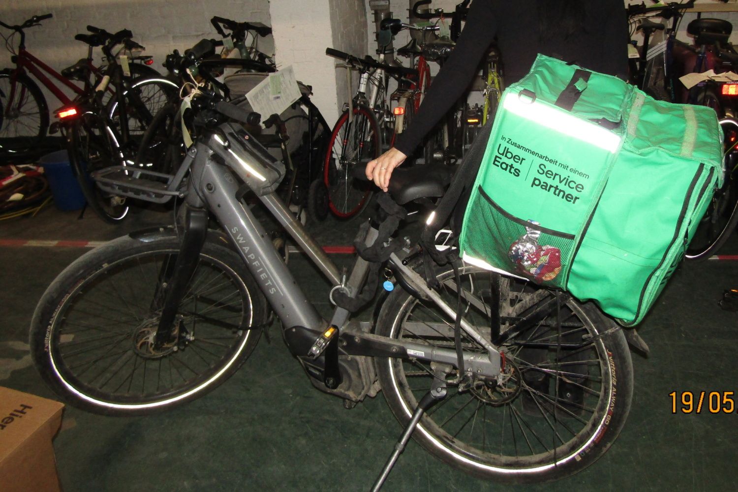 Graues E-Bike