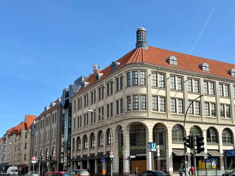 Das ehemalige Warenhaus Karstadt am Tempelhofer Damm. (Bild: Konzern Versicherungskammer)