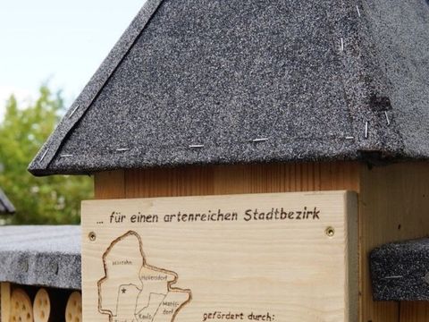 Einweihung des Insektenhotels an der Grundschule am Pappelhof - Detail des Insektenhotels qua