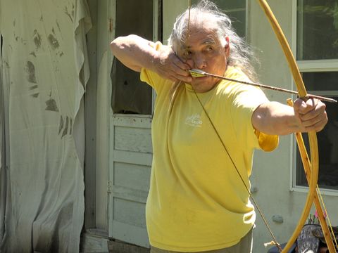 Antje Majewski, Still aus dem Video "Gespräch mit Raymond Lasley", 2022