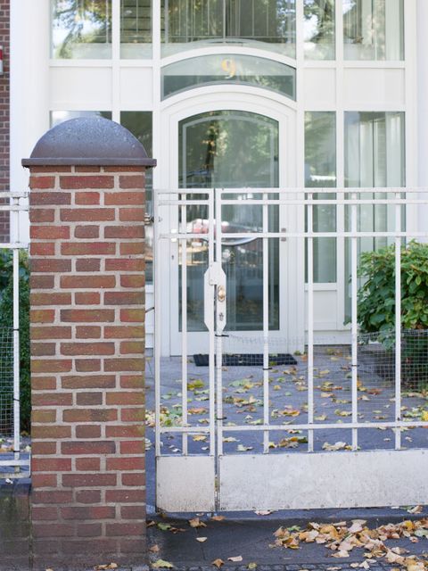 Hauseingang Lynarstr. 9 (Bild: Stolpersteine-Initiative CW, Bukschat & Flegel)