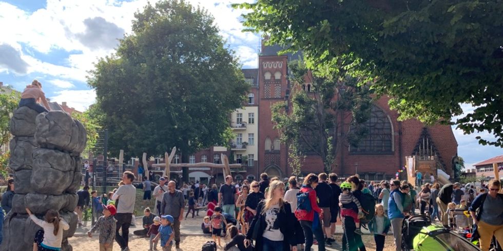 Eröffnung des neu gestalteten Spielplatzes auf dem Rudolfplatz