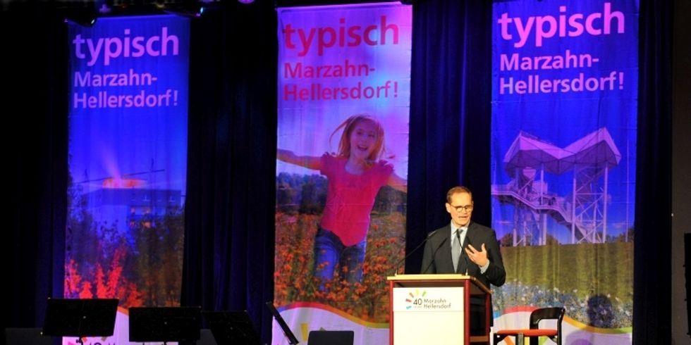 Festakt 40 Jahre Marzahn-Hellersdorf im Freizeitfoum Marzahn - Grußwort des Regierenden Bürgermeisters Michael Müller q