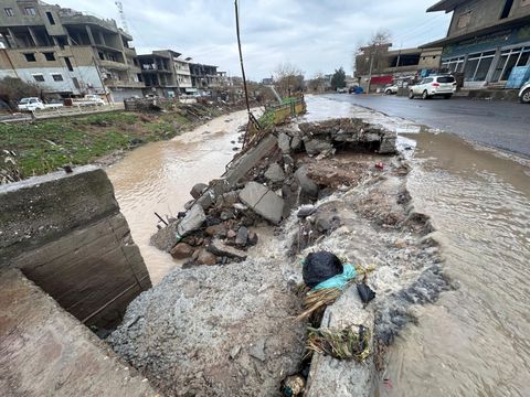 Aktuelle Schäden am Flußbett durch Hochwasser