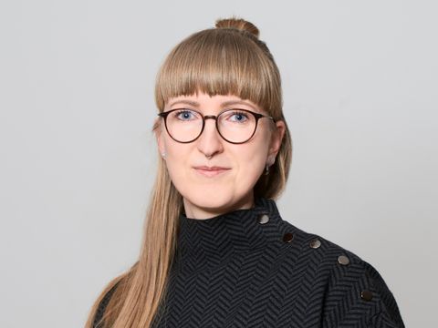 Portrait Ina Tegatz, Programmbereichsleiterin Arbeit, Beruf und EDV