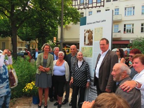 Bernard Grunberg und Dennis Kew mit Gudrun Schottmann