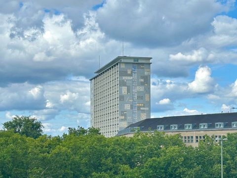 Blick auf auf das Dienstgebäude der Senatsverwaltung für Stadtentwicklung, Bauen und Wohnen