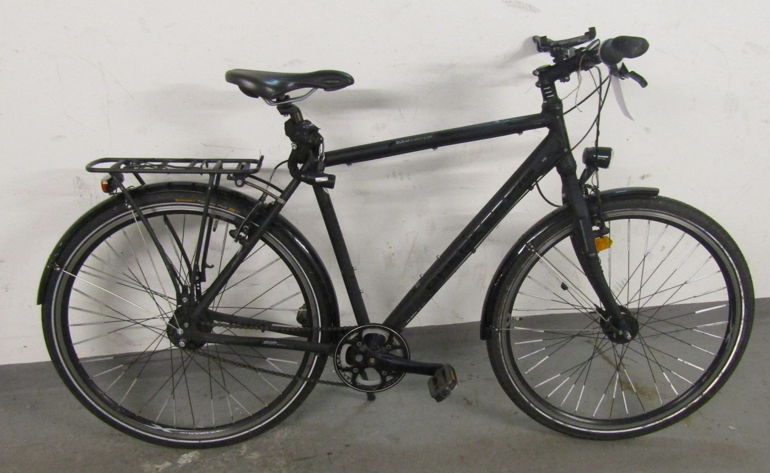 Schwarzes Herrenfahrrad