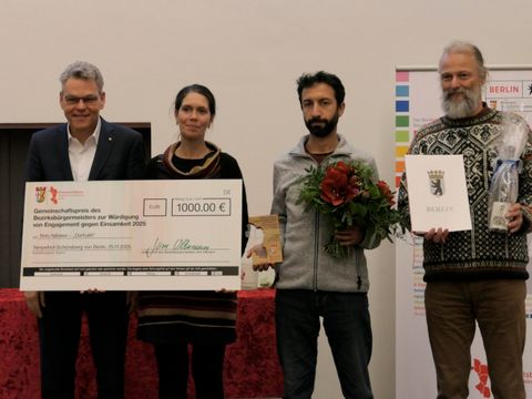 Preisverleihung, 1. Platz Projekt "Dorfcafé" (Bild: Bezirksamt Tempelhof-Schöneberg)